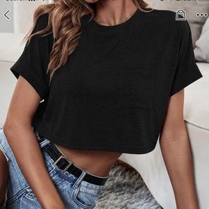 Cropped black tshirt